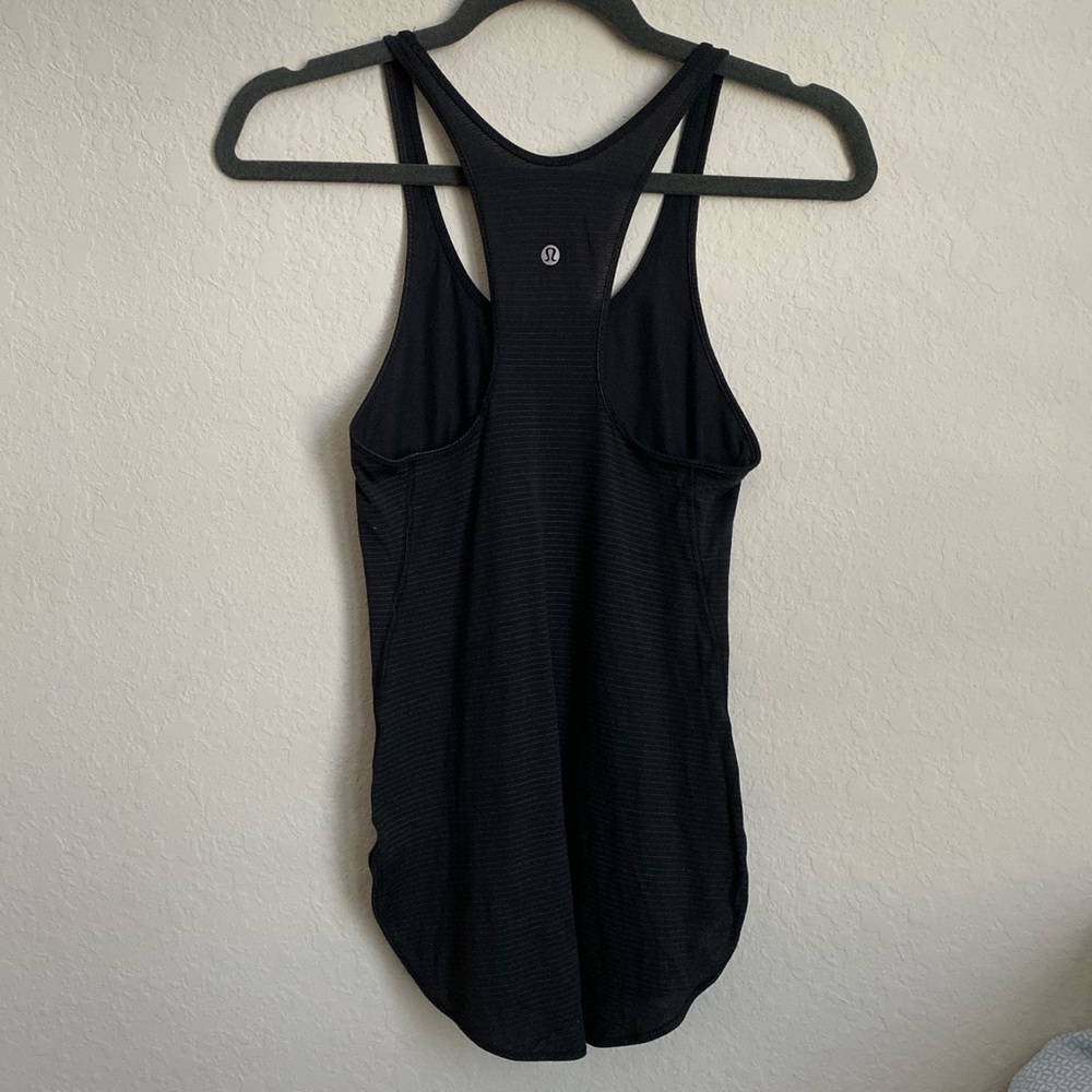 Black lululemon tank size 4